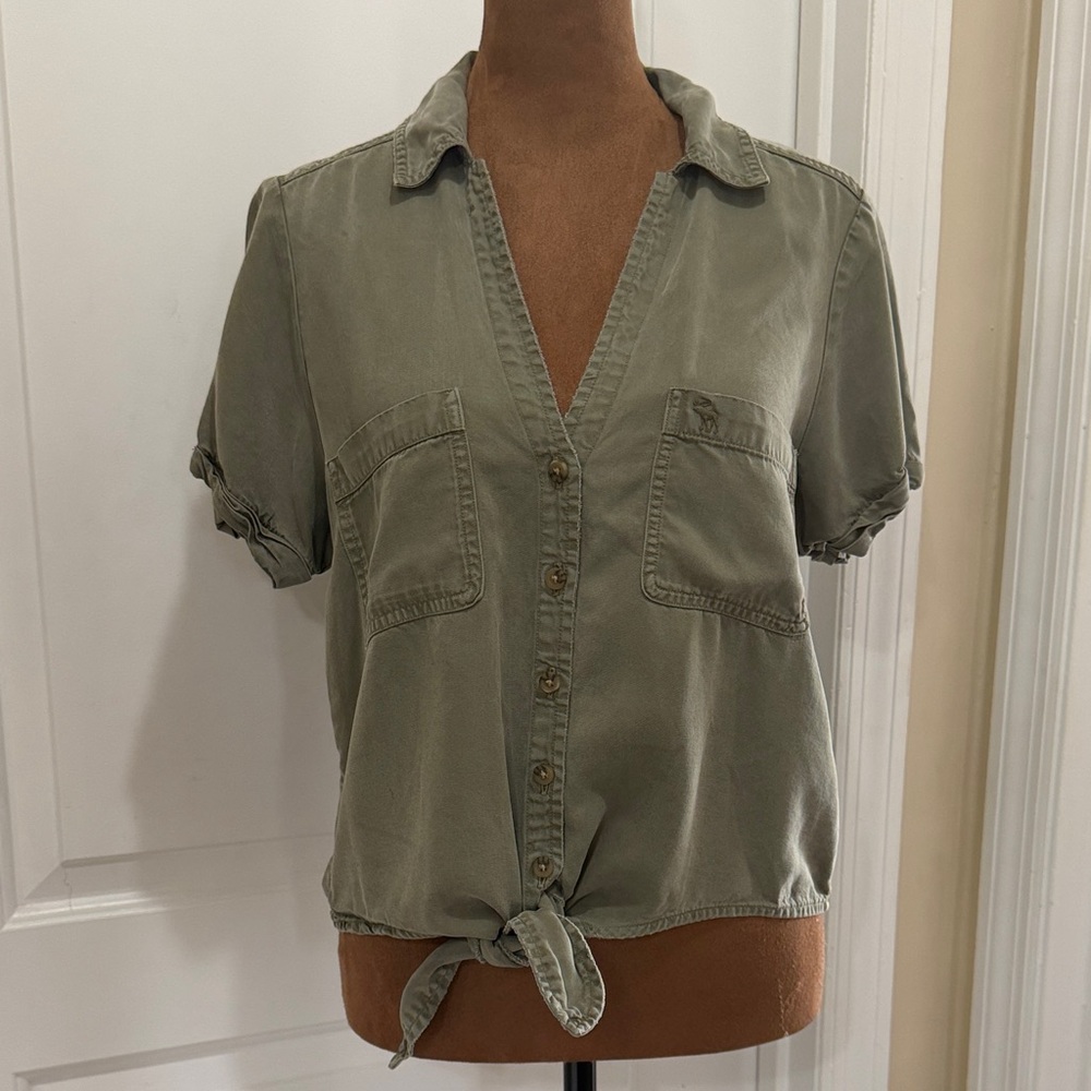 Abercrombie & Fitch Button Up with Tie Front Hem Crop Top Olive Green